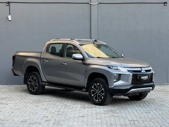 MITSUBISHI L200 TRITON 2.4 16V TURBO DIESEL SPORT HPE-S CD 4P 4X4 AUTOMÁTICO MITSUBISHI L200 TRITON 2.4 16V TURBO DIESEL SPORT HPE-S CD 4P 4X4 AUTOMÁTICO